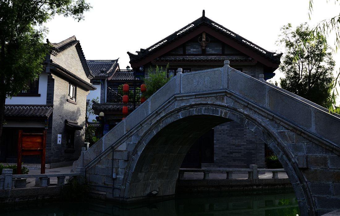 广东户口，但从小学初中一直到高中都在湖南安仁县读书，高考可以在湖南安仁考吗？